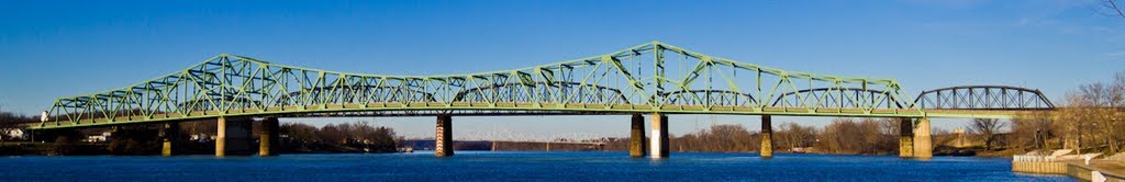 Bridge going to Belpre Ohio from Parkersburg Point Park 2012