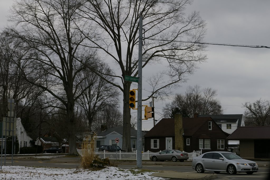 Broken stoplight in Huntington