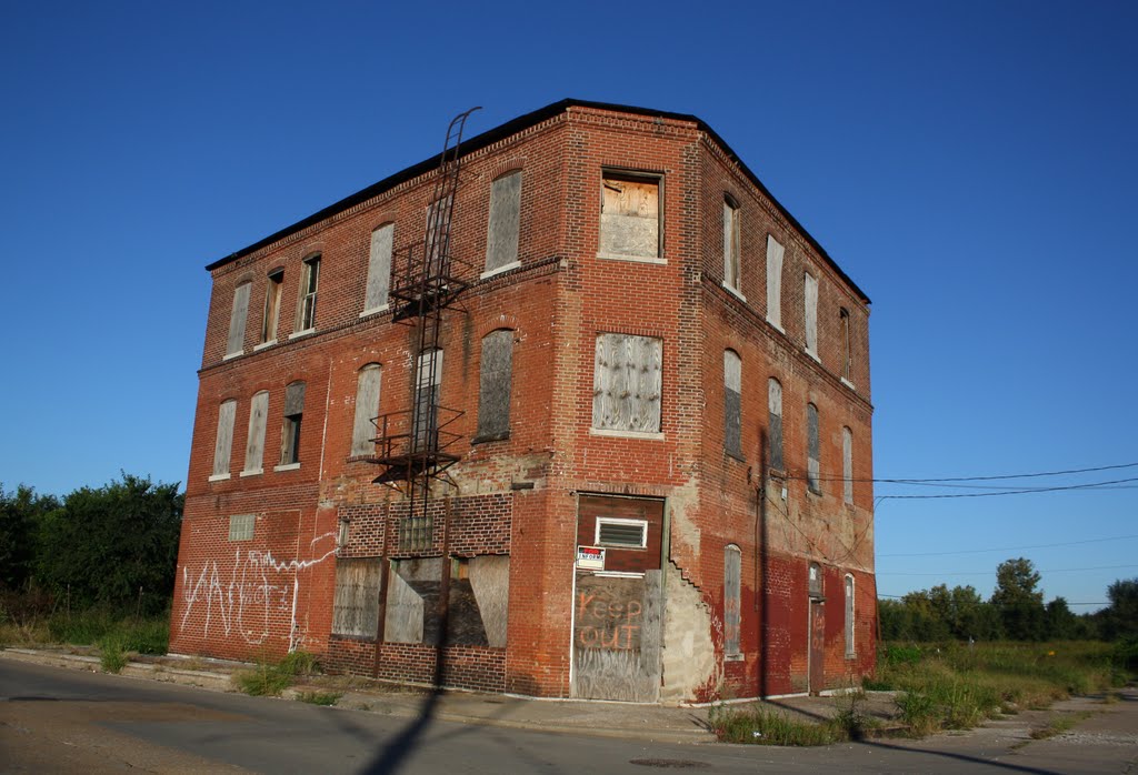 Abandoned Building on Collinsville Avenue