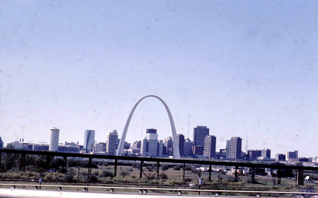 St Louis Arch Oct 1977