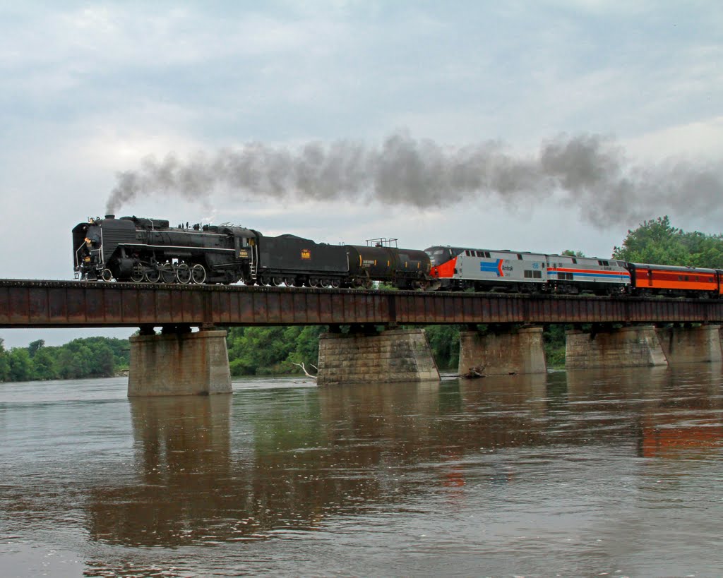 Iowa Interstate Train Festival Steam Excursion with Amtrak 40th Anniversary Units, Moscow, Iowa, July 2011