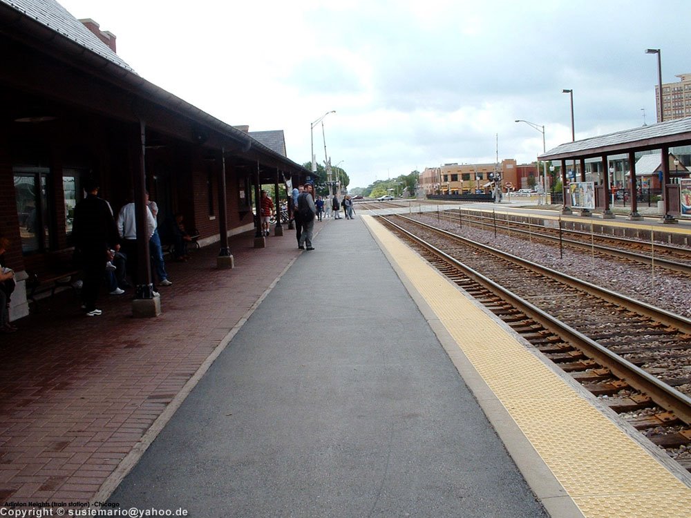 Chicago: Arlington Heights: Train Station