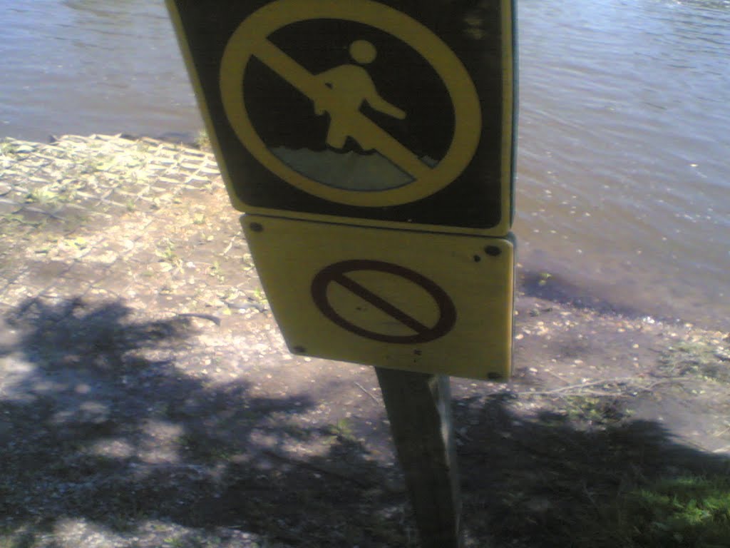 deep water warning sign
