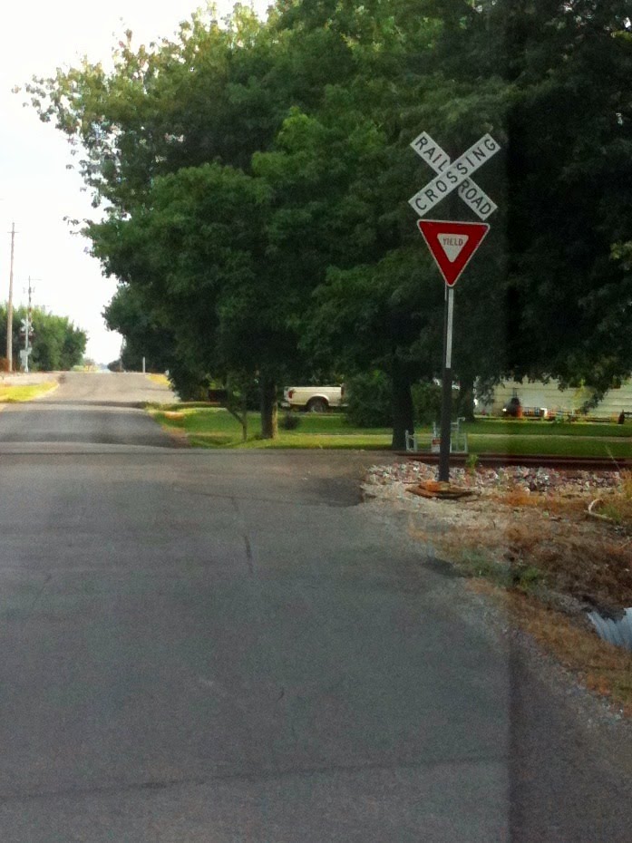 Worlds most obvious sign, Reservoir Road, Staunton, IL.