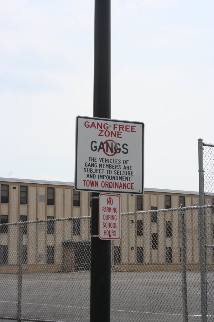 Cicero, Illinois- Gang Sign
