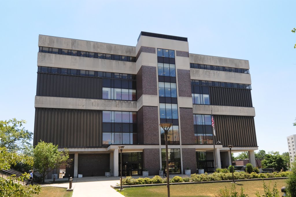McLean Co. Justice Center (1976) Bloomington, IL 7-2013