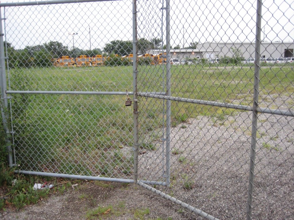 Gate