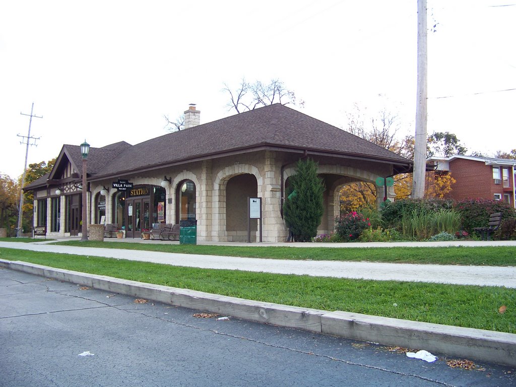 Villa Park Train Station