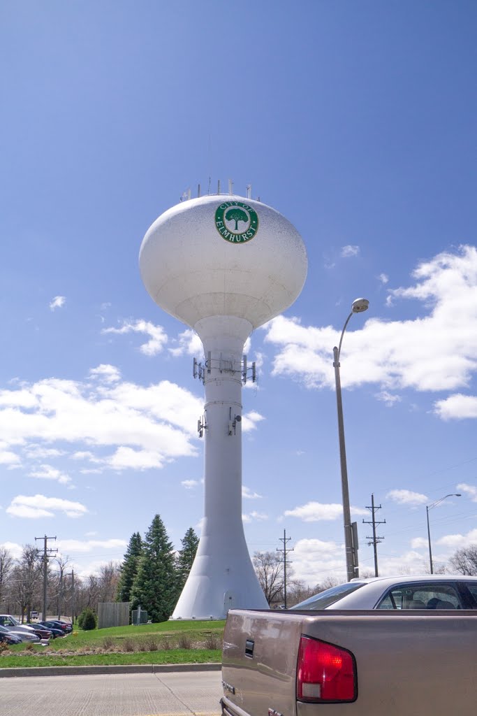 Elmhurst Illinois water tower