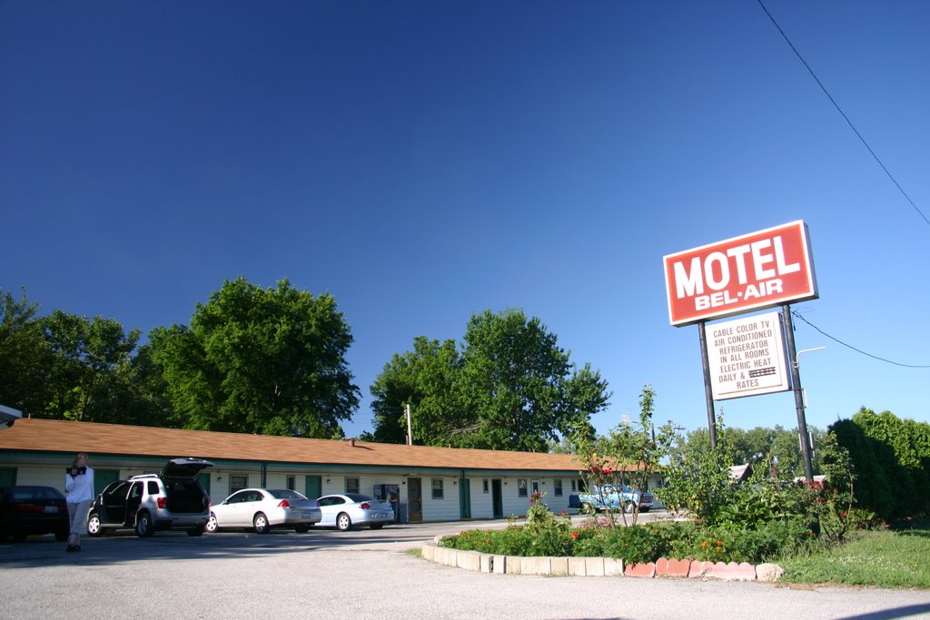 Bel Air Motel