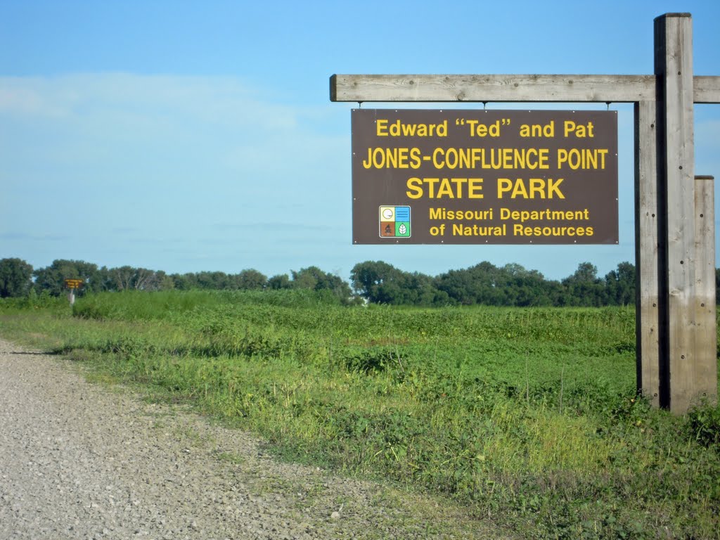 Entrance to Edward "Ted" and Pat Jones Confluence Point State Park, West Alton, Missouri
