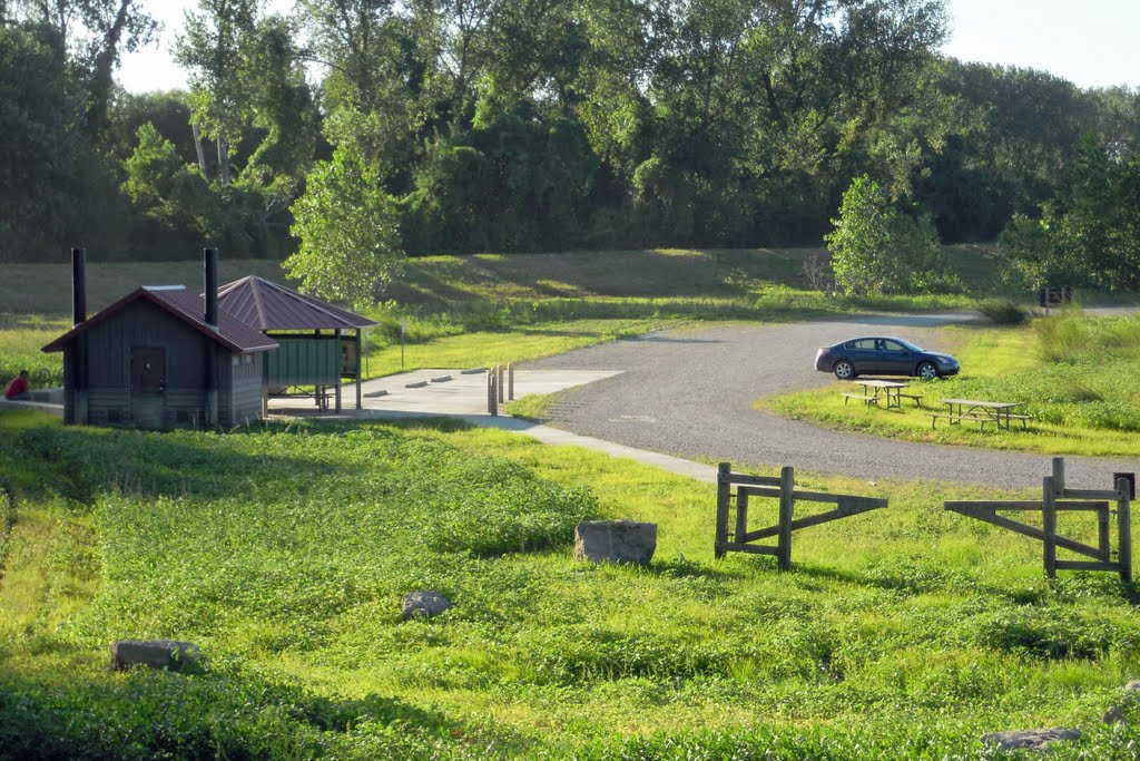 Edward "Ted" and Pat Jones Confluence Point State Park - Parking Area