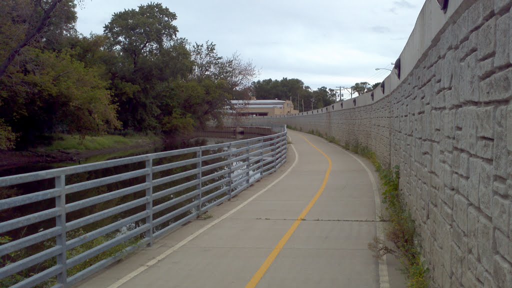 Des Plaines trail