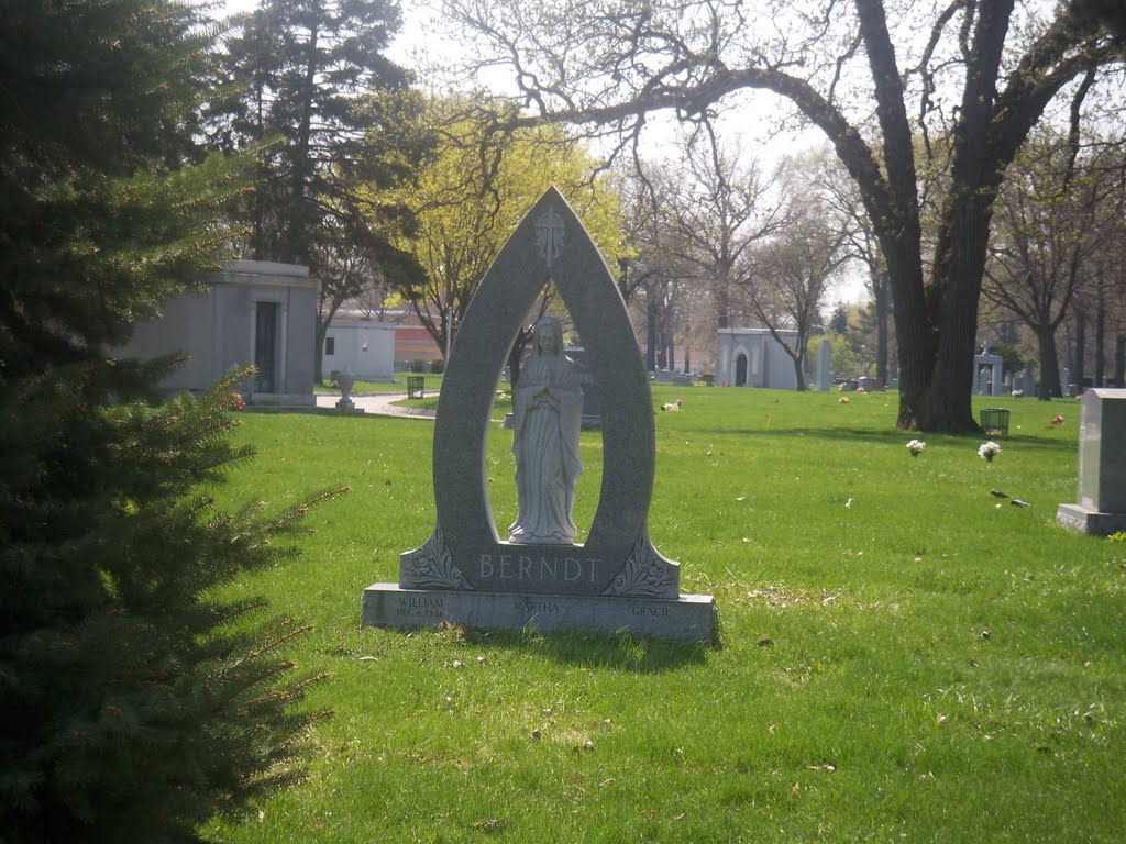 Virgin Mary grave marker, St. Joseph Cemetery