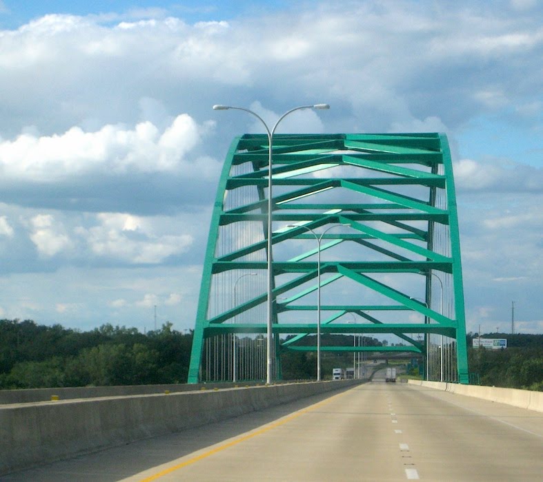 Abraham Lincoln Memorial Bridge, view from the south