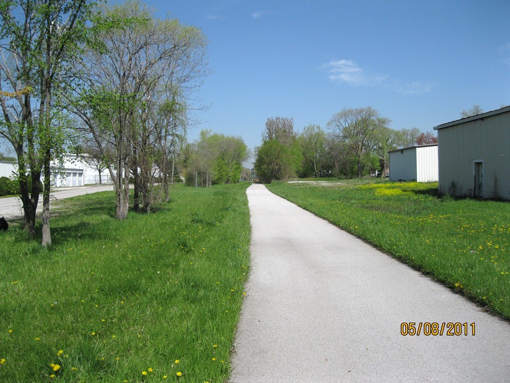 Pennsy Greenway looking NW from Wentworth Ave.