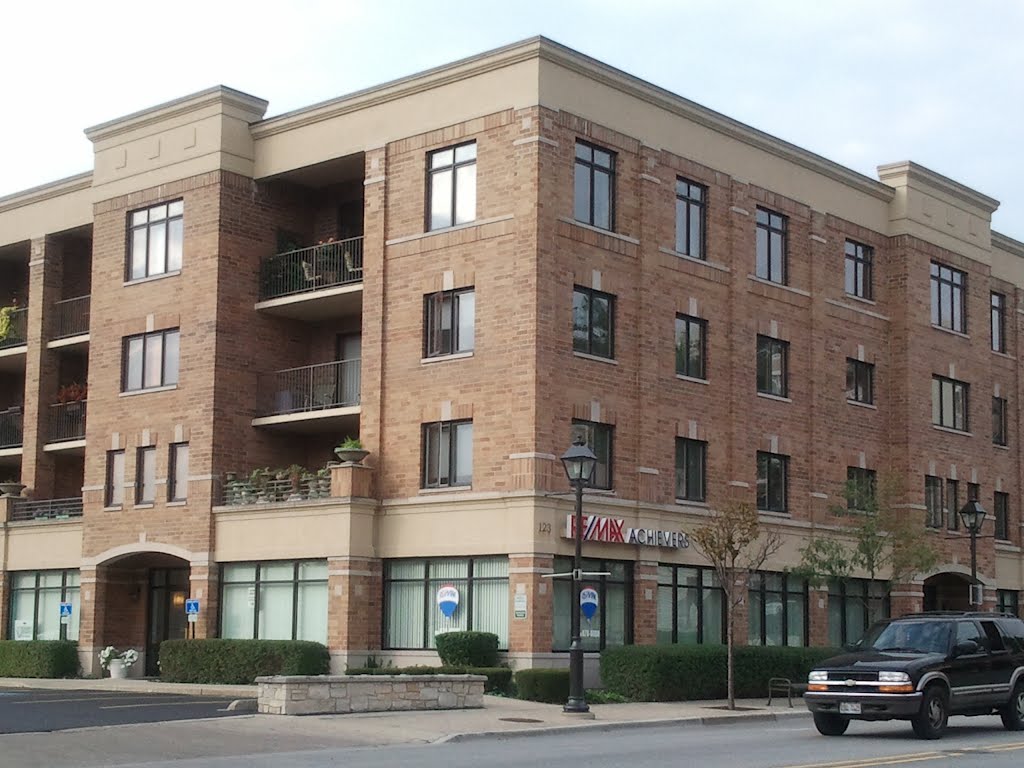 REMAX Achievers Real Estate, 123 West St. Charles Road, Lombard, Illinois 60148 USA