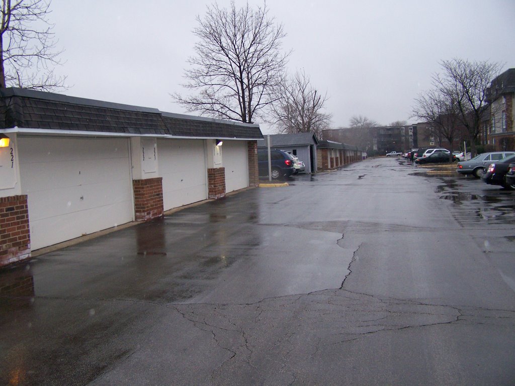 Garages, International Village