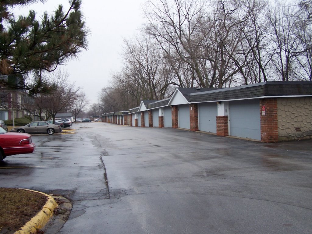 Garages, International Village