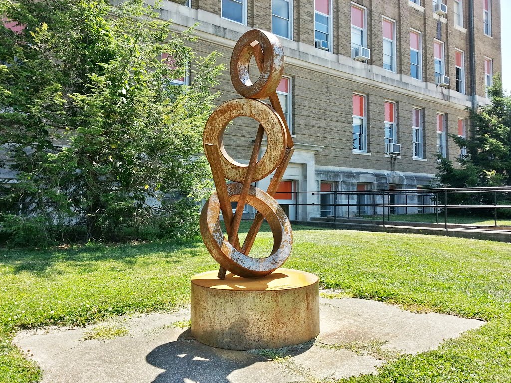 Tic-Tac-Toe sculpture