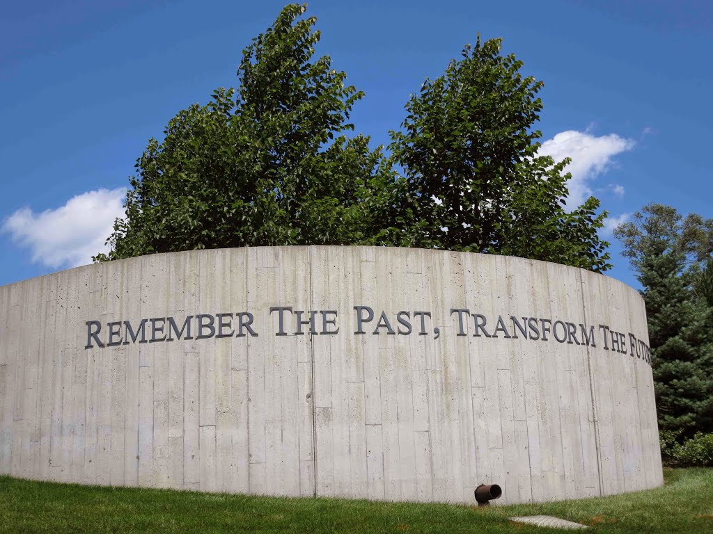 Illinois Holocaust Museum and Education Center, GLCT