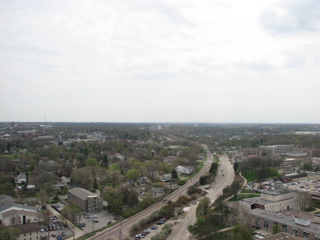 View pointing toawrads St. Louis from Watterson
