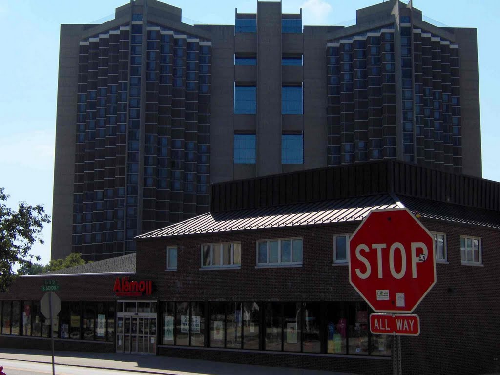 Illinois State University Watterson Towers, GLCT