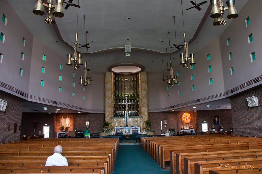 St. Priscilla Church - ołtarz