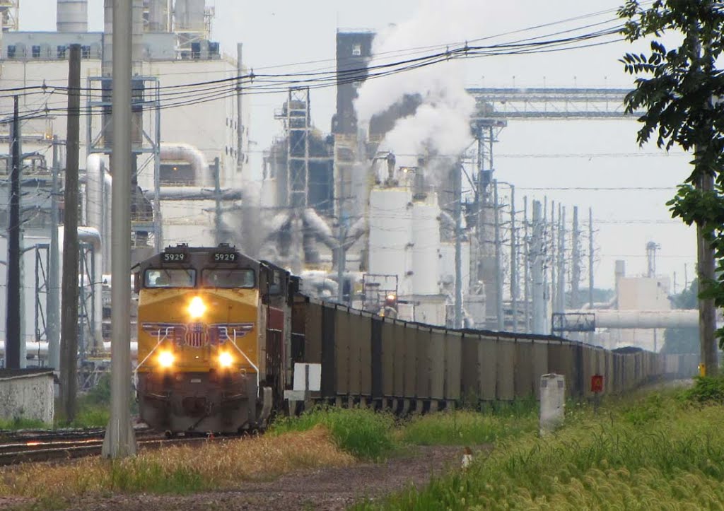 Freight train in Clinton