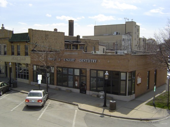 Davis & Engert Dentistry: A dental office in Park Ridge, IL