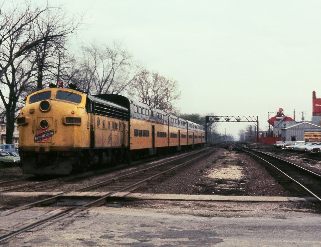 CNW F7-A loco and commuter consist