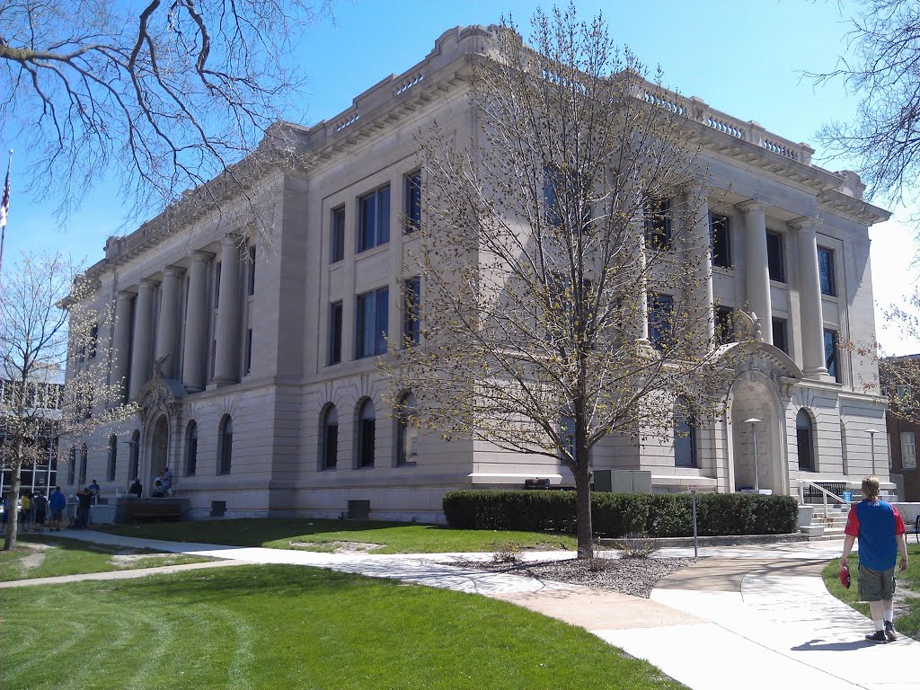 Tazewell County Courthouse- Pekin IL