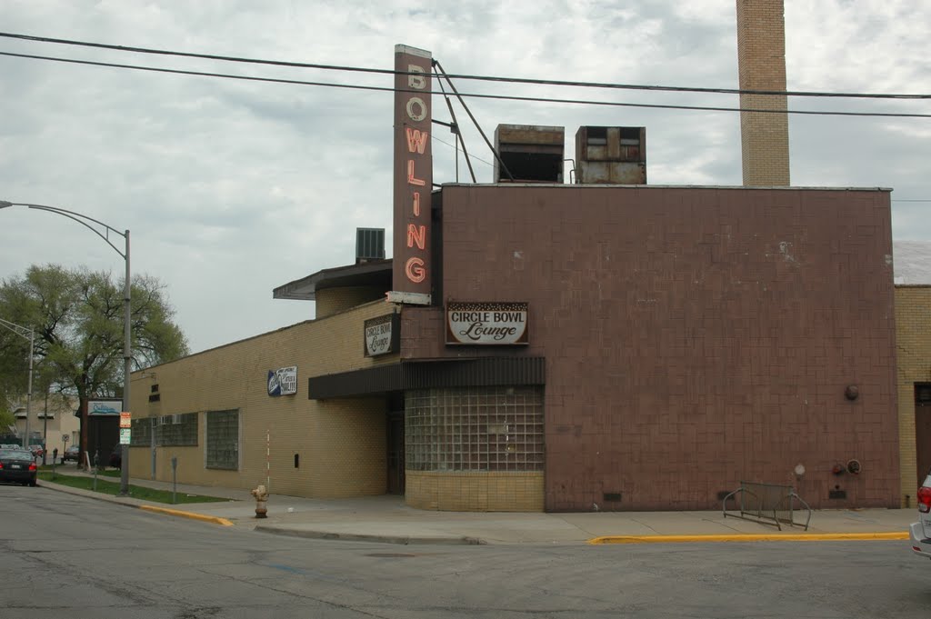 Forest Park, IL - Circle Bowling Lanes & Lounge