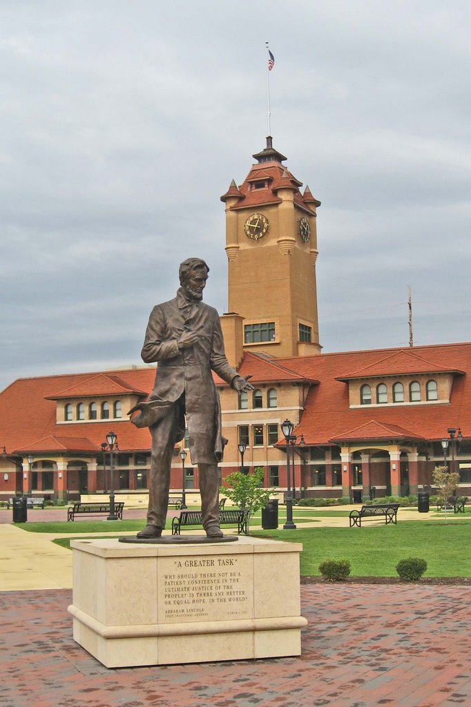 Lincoln Statue, Springfield, Illinois by Joe Recer