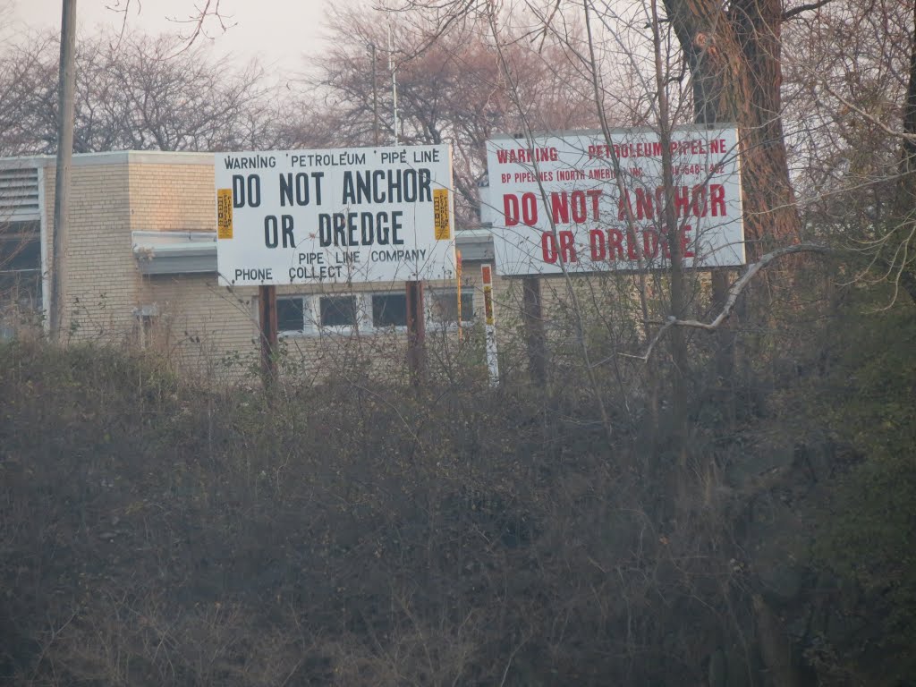 Pipeline Hazard Do Not Anchor or Dredge