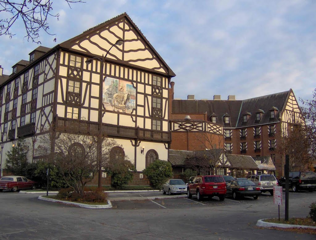 Urbana Landmark Hotel, GLCT