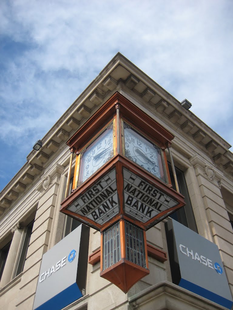 Former First National Bank: Highland Park, IL, April 2012