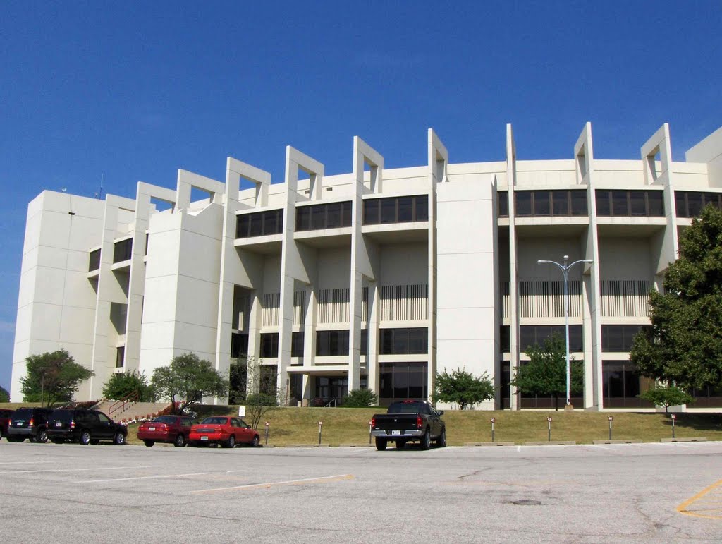Indiana University Bloomington Assembly Hall, GLCT