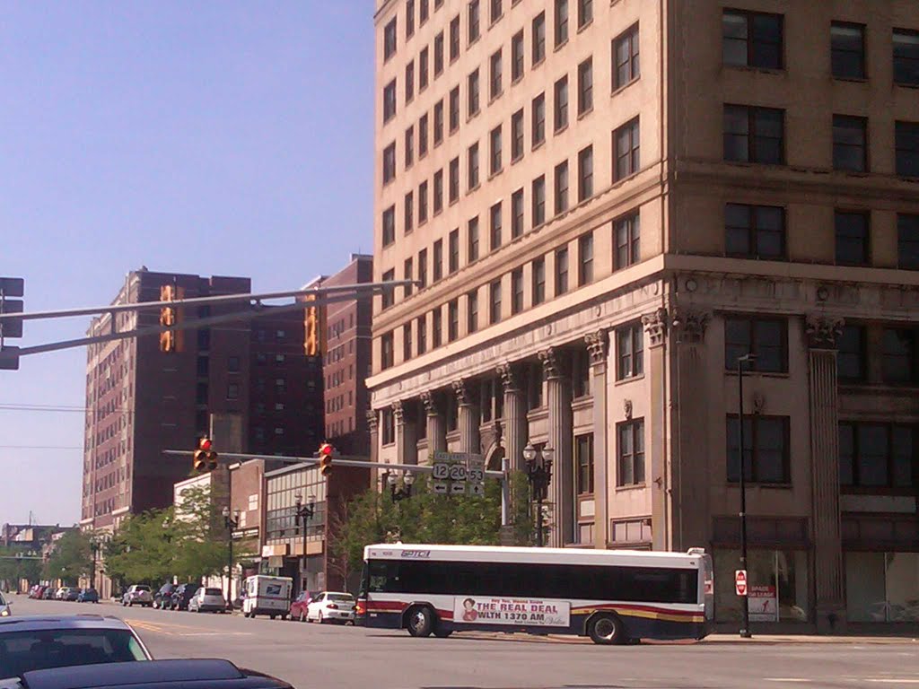 Looking South from 5th & Broadway