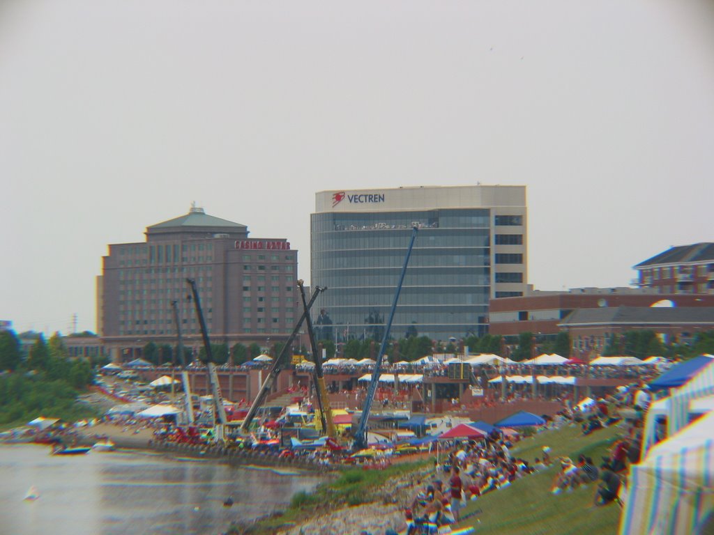 Thunder on the Ohio. Hydroplane racing, Evansville, IN.