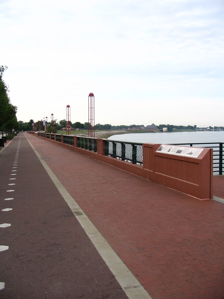 Dress Plaza/Greenway on Ohio River