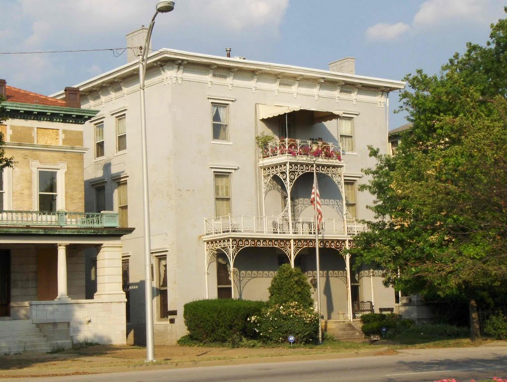 Southeast Riverside Drive, between Oak Street and Cherry Street, GLCT
