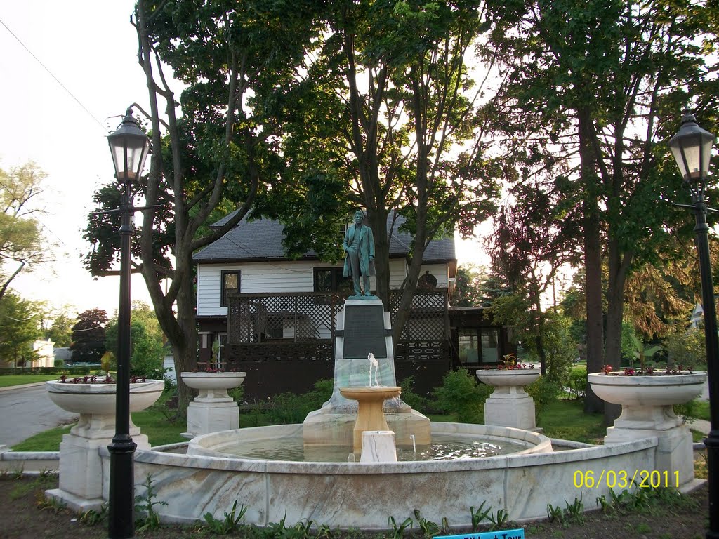 Fountain and statue of Dr. Havilah Beardsley(1); Elkhart, IN