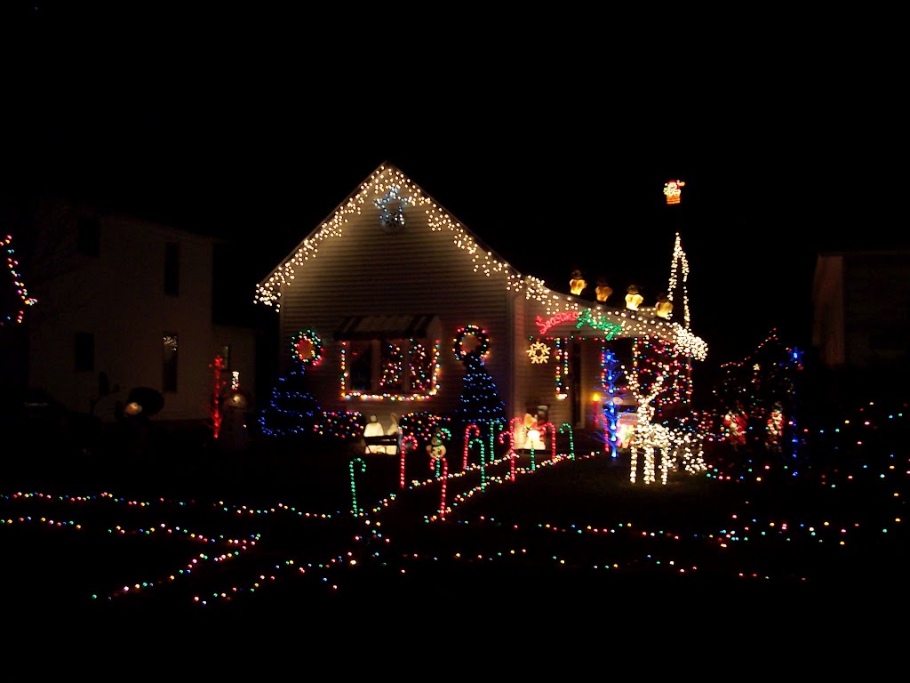 834 W Melbourne Ave Christmas House