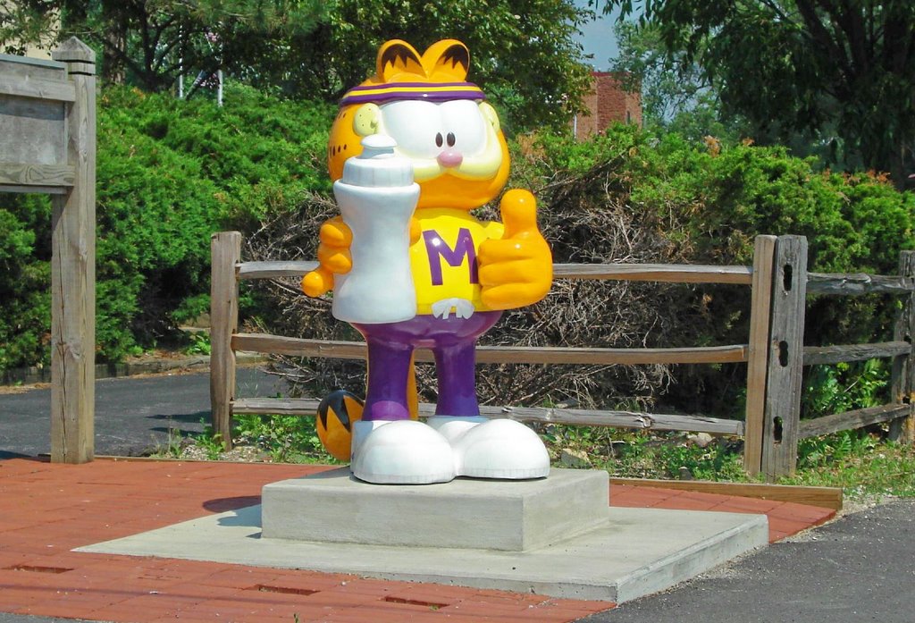 Garfield by Jim Davis Statue-Marion Giant Garfield