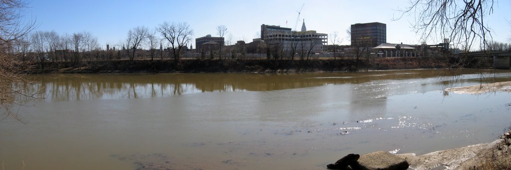 West Lafayette, Indiana: The Wabash river (pano)