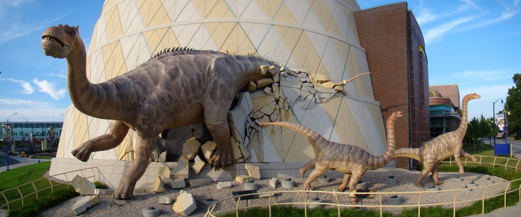 DSC02702 Brontosaurus DNA NW view - 7/11/09