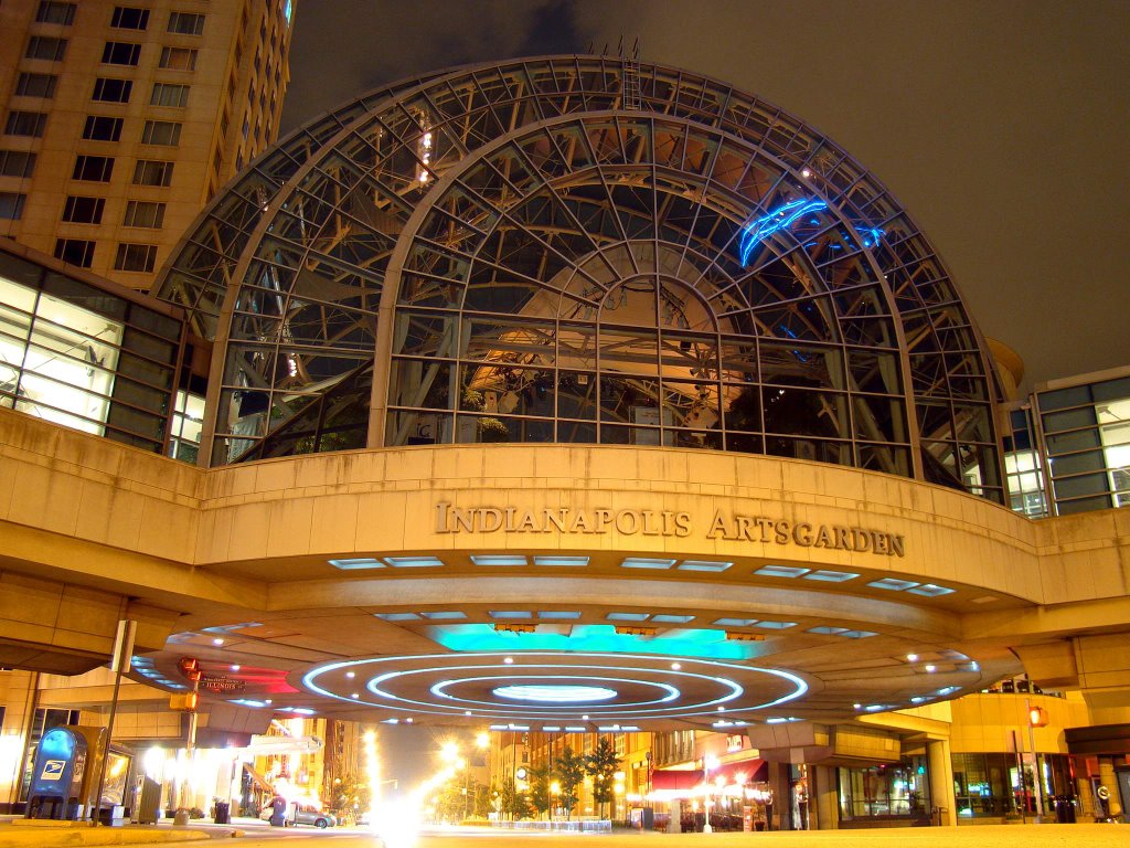 DSC02228 Downtown Indianapolis E view at night