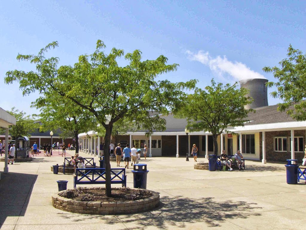Lighthouse Place Premium Outlets, GLCT