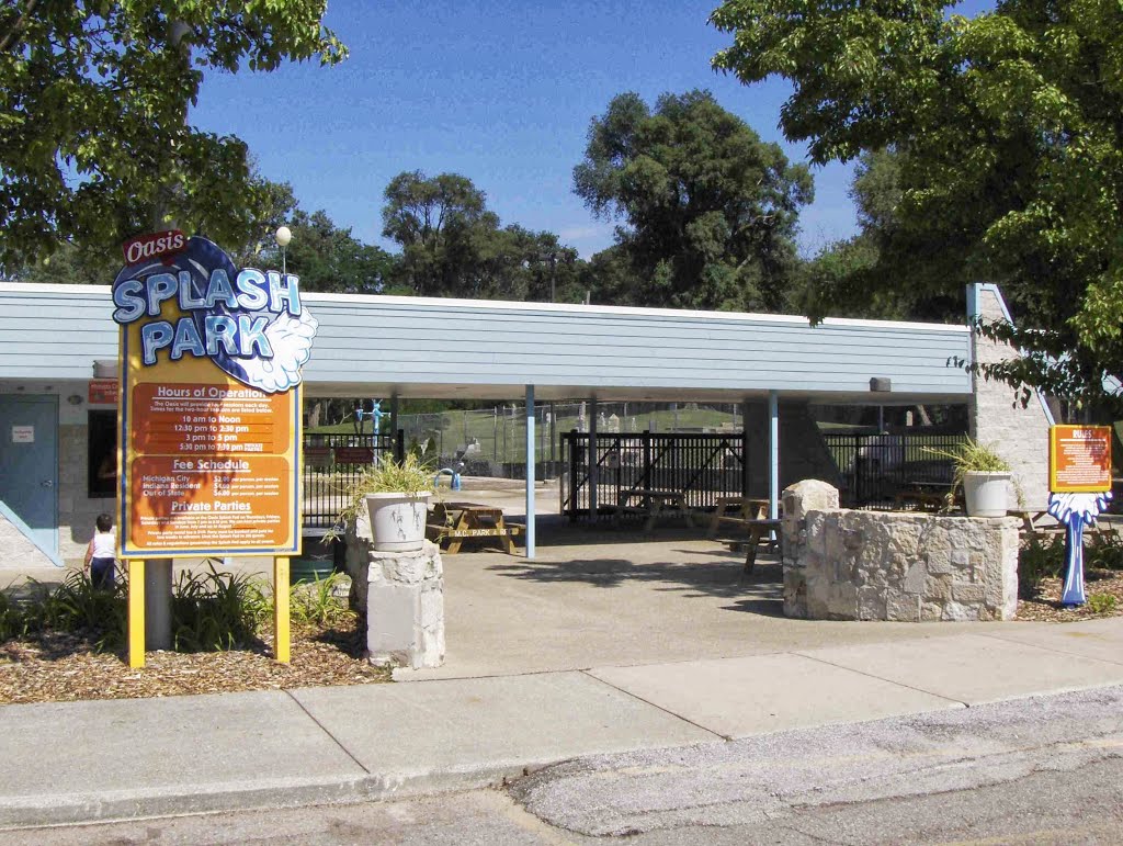 Oasis Splash Park, GLCT
